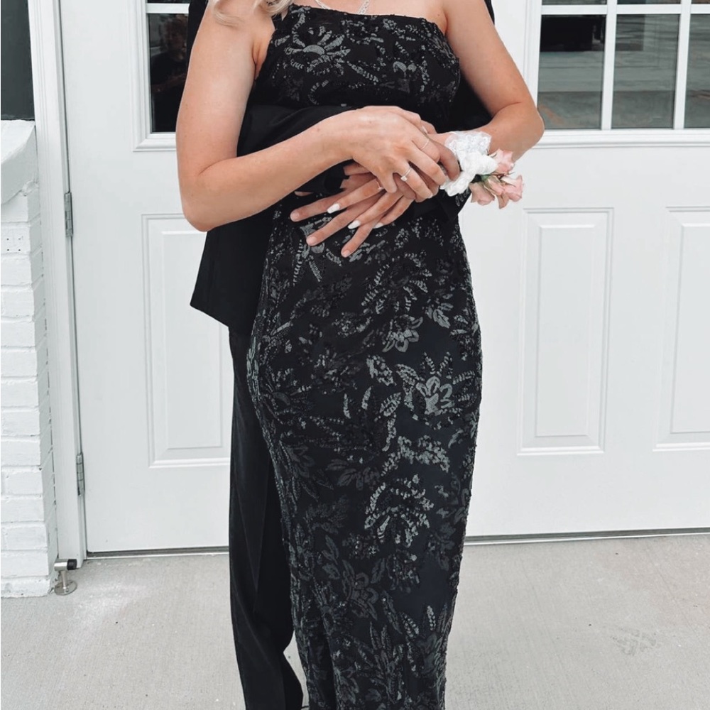 Black prom dress